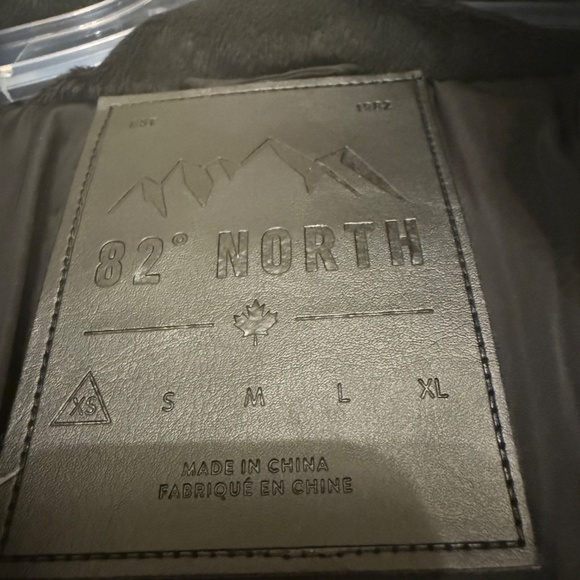 Women Winter Coat - Picture 2 of 2